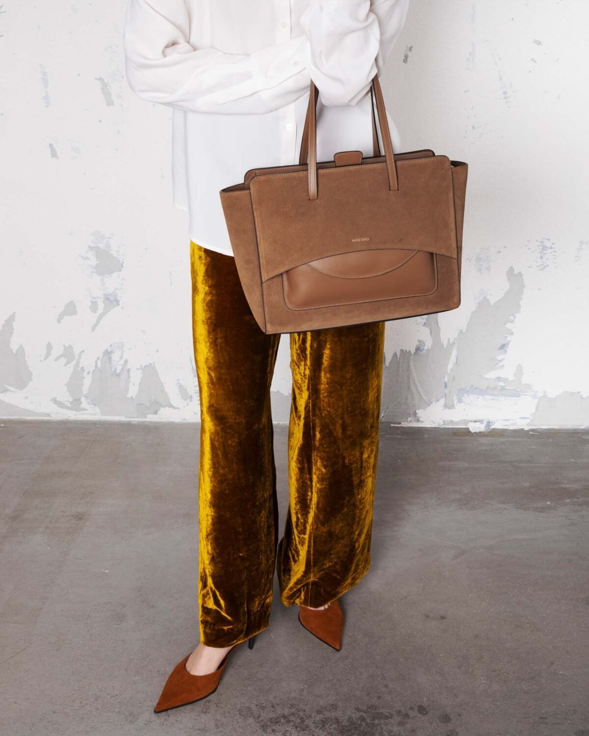Flap L Suede Cognac - Image 2